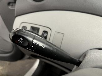 Toyota Yaris Yaris (P1) Hatchback 1.3 16V VVT-i (2SZFE) [63kW]  (08-1999/11-2005) picture 19