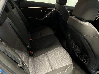 Hyundai I-30 i30 (GDHB5) Hatchback 1.6 GDI Blue 16V (G4FD(Euro 4)) [99kW]  (12-2011=
/12-2016) picture 14