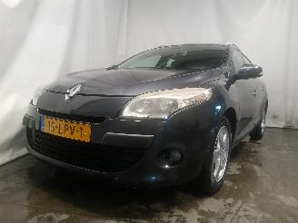 Damaged car Renault Mégane Megane III Grandtour (KZ) Combi 5-drs 1.6 16V (K4M-858(K4M-R8)) [81kW]=
  (05-2009/08-2015) 2010/6