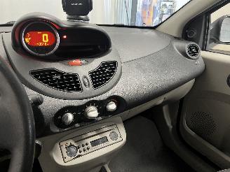 Renault Twingo Twingo II (CN) Hatchback 3-drs 1.2 (D7F-800(Euro 4)) [43kW]  (03-2007/=
09-2014) picture 17