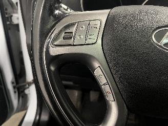 Hyundai Ix35 iX35 (LM) SUV 2.0 16V (G4KD) [120kW]  (01-2010/08-2013) picture 21