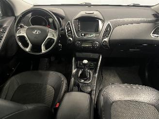 Hyundai Ix35 iX35 (LM) SUV 2.0 16V (G4KD) [120kW]  (01-2010/08-2013) picture 14