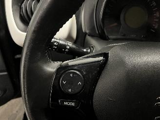 Peugeot 108 108 Hatchback 1.0 12V (1KRFE(CFB)) [51kW]  (05-2014/...) picture 16