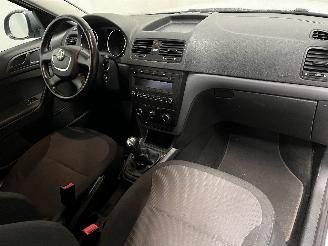 Skoda Yeti Yeti (5LAC) SUV 1.2 TSI 16V (CBZB) [77kW]  (09-2009/05-2015) picture 11