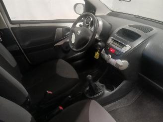 Peugeot 107 107 Hatchback 1.0 12V (384F(1KR)) [50kW]  (06-2005/05-2014) picture 9