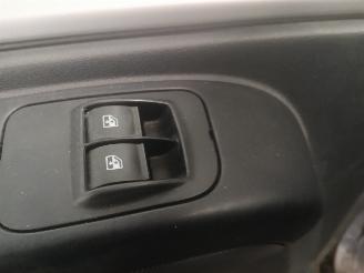 Citroën Nemo Nemo (AA) Van 1.4 HDi 70 (DV4TED(8HS)) [50kW]  (02-2008/...) picture 13