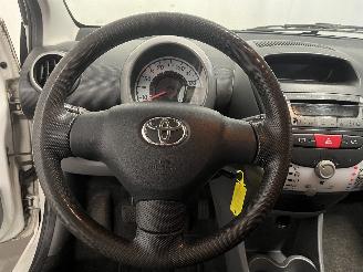 Toyota Aygo Aygo (B10) Hatchback 1.0 12V VVT-i (1KR-FE) [50kW]  (07-2005/05-2014) picture 24
