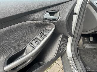 Ford Focus Focus 3 Wagon Combi 1.0 Ti-VCT EcoBoost 12V 125 (M1DA(Euro 5)) [92kW] =
 (02-2012/05-2018) picture 12