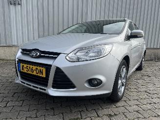 Auto incidentate Ford Focus Focus 3 Wagon Combi 1.0 Ti-VCT EcoBoost 12V 125 (M1DA(Euro 5)) [92kW] =
 (02-2012/05-2018) 2013/11