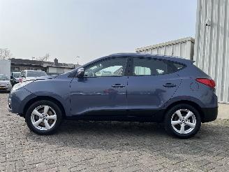 Hyundai Ix35 iX35 (LM) SUV 2.0 16V (G4KD) [120kW]  (01-2010/08-2013) picture 4