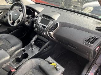 Hyundai Ix35 iX35 (LM) SUV 2.0 16V (G4KD) [120kW]  (01-2010/08-2013) picture 16