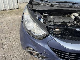 Hyundai Ix35 iX35 (LM) SUV 2.0 16V (G4KD) [120kW]  (01-2010/08-2013) picture 12