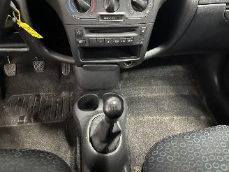 Toyota Yaris Yaris (P1) Hatchback 1.3 16V VVT-i (2SZFE) [64kW]  (04-2002/09-2005) picture 21