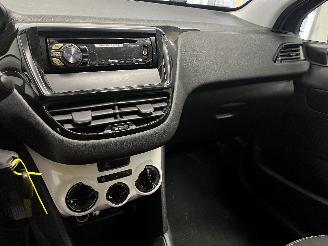 Peugeot 208 208 I (CA/CC/CK/CL) Hatchback 1.0 Vti 12V PureTech (EB0(ZMZ)) [50kW]  =
(03-2012/12-2019) picture 16