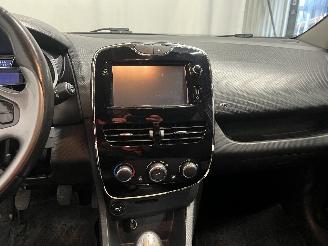 Renault Clio Clio IV Estate/Grandtour (7R) Combi 5-drs 1.5 Energy dCi 90 FAP (K9K-6=
08(K9K-B6)) [66kW]  (11-2012/08-2021) picture 24