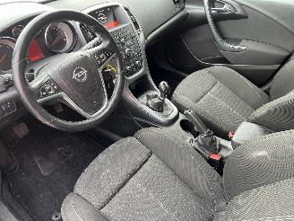 Opel Astra Astra J Sports Tourer (PD8/PE8/PF8) Combi 1.6 CDTI 16V (B16DTL) [81kW]=
  (02-2014/04-2016) picture 11