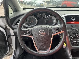 Opel Astra Astra J Sports Tourer (PD8/PE8/PF8) Combi 1.6 CDTI 16V (B16DTL) [81kW]=
  (02-2014/04-2016) picture 17