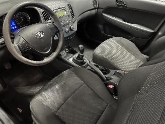 Hyundai I-30 i30 Crosswagon (WWH) Combi 1.4 CVVT 16V (G4FA) [80kW]  (11-2009/06-201=
2) picture 13