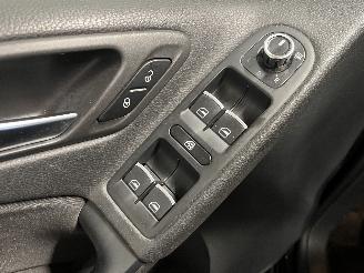 Volkswagen Golf Golf VI (5K1) Hatchback 1.6 TDI 16V (CAYC(Euro 5)) [77kW]  (02-2009/11=
-2012) picture 23