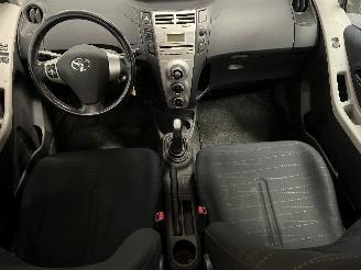 Toyota Yaris Yaris II (P9) Hatchback 1.3 16V VVT-i (2SZFE) [64kW]  (08-2005/11-2010=
) picture 13