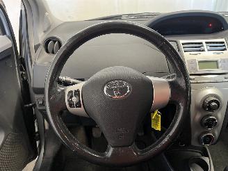 Toyota Yaris Yaris II (P9) Hatchback 1.3 16V VVT-i (2SZFE) [64kW]  (08-2005/11-2010=
) picture 21