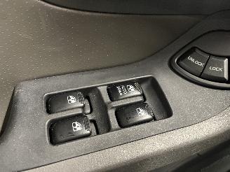 Hyundai Santa Fe Santa Fe I SUV 2.4 16V 4x4 (G4JS) [107kW]  (02-2001/02-2006) picture 17