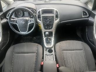 Opel Astra Astra J (PC6/PD6/PE6/PF6) Hatchback 5-drs 1.4 Turbo 16V (A14NET(Euro 5=
)) [103kW]  (12-2009/10-2015) picture 11