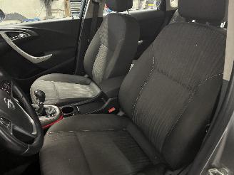 Opel Astra Astra J (PC6/PD6/PE6/PF6) Hatchback 5-drs 1.6 16V (A16XER(Euro 5)) [85=
kW]  (12-2009/10-2015) picture 24