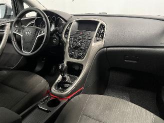 Opel Astra Astra J (PC6/PD6/PE6/PF6) Hatchback 5-drs 1.6 16V (A16XER(Euro 5)) [85=
kW]  (12-2009/10-2015) picture 15