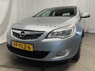 Opel Astra Astra J (PC6/PD6/PE6/PF6) Hatchback 5-drs 1.6 16V (A16XER(Euro 5)) [85=
kW]  (12-2009/10-2015) picture 1
