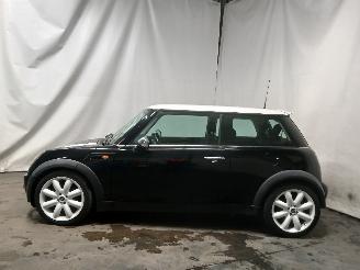 Mini Mini Mini (R50/53) Hatchback 1.6 16V Cooper (W10-B16A) [85kW]  (06-2001/09-=
2006) picture 3