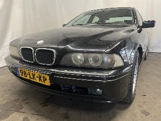 Auto incidentate BMW 5-serie 5 serie (E39) Sedan 525i 24V (M54-B25(256S5)) [141kW]  (09-2000/06-200=
3) 2003/2