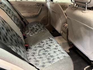 Mercedes C-klasse C (W203) Sedan 2.2 C-200 CDI 16V (OM611.962) [85kW]  (09-2000/06-2003)= picture 18