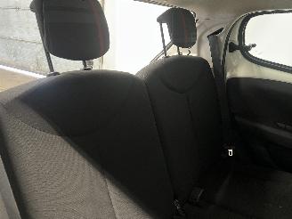 Peugeot 108 108 Hatchback 1.0 12V (1KRFE(CFB)) [51kW]  (05-2014/...) picture 16