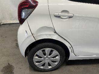 Peugeot 108 108 Hatchback 1.0 12V (1KRFE(CFB)) [51kW]  (05-2014/...) picture 11