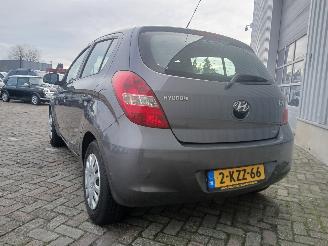 Hyundai I-20 i20 Hatchback 1.2i 16V (G4LA) [57kW]  (09-2008/12-2012) picture 5