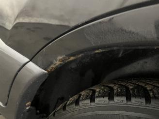 Hyundai Santa Fe Santa Fe I SUV 2.4 16V 4x4 (G4JS) [107kW]  (02-2001/02-2006) picture 11