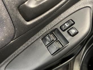 Toyota Yaris Yaris (P1) Hatchback 1.3 16V VVT-i (2SZFE) [64kW]  (04-2002/09-2005) picture 15