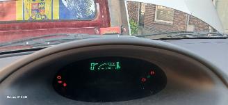 Toyota Yaris Yaris (P1) Hatchback 1.3 16V VVT-i (2SZFE) [64kW]  (04-2002/09-2005) picture 2