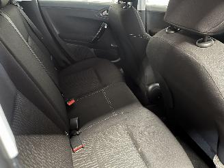 Peugeot 208 208 I (CA/CC/CK/CL) Hatchback 1.2 Vti 12V PureTech 82 (EB2F(HMZ)) [60k=
W]  (03-2012/12-2019) picture 13