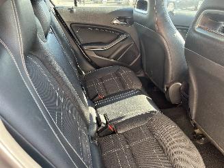 Mercedes A-klasse A (W176) Hatchback 1.6 A-180 16V (M270.910) [90kW]  (09-2012/05-2018) picture 13