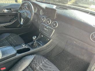 Mercedes A-klasse A (W176) Hatchback 1.6 A-180 16V (M270.910) [90kW]  (09-2012/05-2018) picture 11