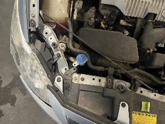 Toyota Auris Auris (E15) Hatchback 1.8 16V HSD Full Hybrid (2ZRFXE) [100kW]  (09-20=
10/09-2012) picture 11