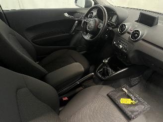 Audi A1 A1 (8X1/8XK) Hatchback 3-drs 1.2 TFSI (CBZA) [63kW]  (05-2010/04-2015)= picture 16