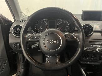 Audi A1 A1 (8X1/8XK) Hatchback 3-drs 1.2 TFSI (CBZA) [63kW]  (05-2010/04-2015)= picture 27