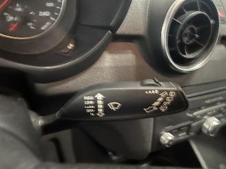 Audi A1 A1 (8X1/8XK) Hatchback 3-drs 1.2 TFSI (CBZA) [63kW]  (05-2010/04-2015)= picture 23