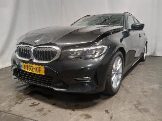 Vaurioauto  passenger cars BMW 3-serie 3 serie Touring (G21) Combi 330i 2.0 TwinPower Turbo 16V (B48-B20B) [1=
90kW]  (07-2019/...) 2020/9