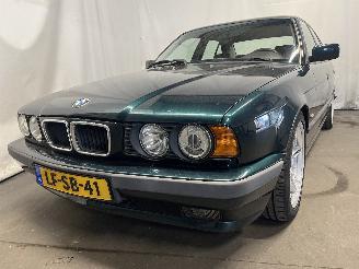 Schadeauto BMW 5-serie 5 serie (E34) Sedan 525i 24V (M50-B25(256S2)) [141kW]  (03-1990/08-199=
5) 1995/3
