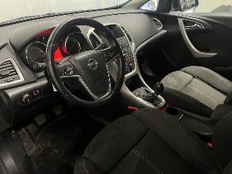 Opel Astra Astra J Sports Tourer (PD8/PE8/PF8) Combi 1.6 Turbo 16V (A16LET(Euro 5=
)) [132kW]  (10-2010/10-2015) picture 13