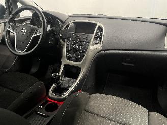 Opel Astra Astra J Sports Tourer (PD8/PE8/PF8) Combi 1.6 Turbo 16V (A16LET(Euro 5=
)) [132kW]  (10-2010/10-2015) picture 11